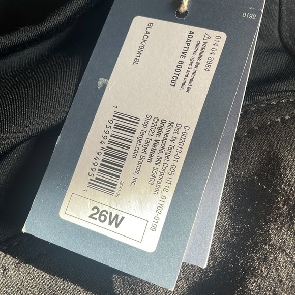 Universal Thread Black High-Rise Adaptive Bootcut Jeans - Picture 4 of 8